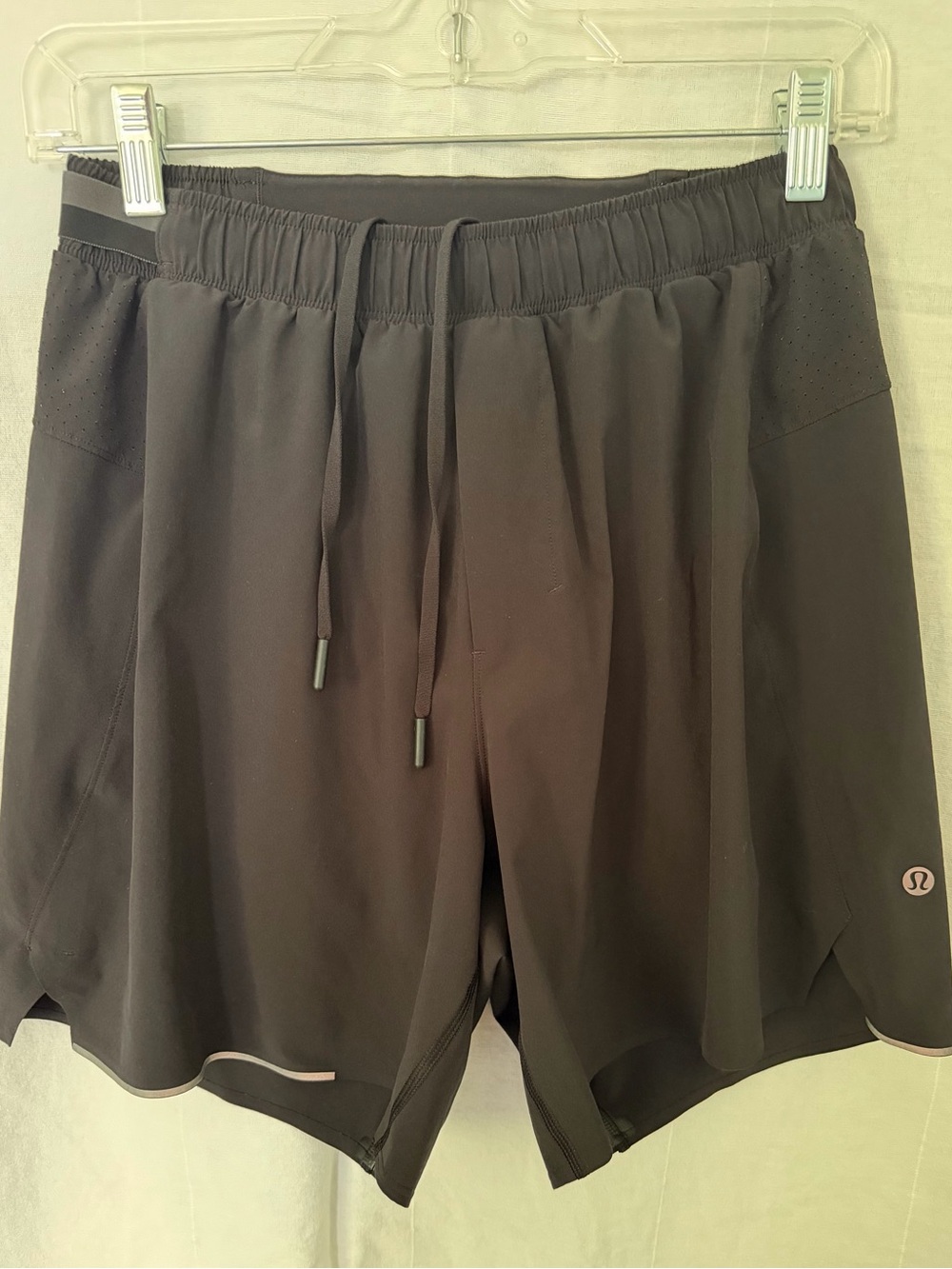 lululemon athletica Men’s running shorts -black - Picture 2 of 5
